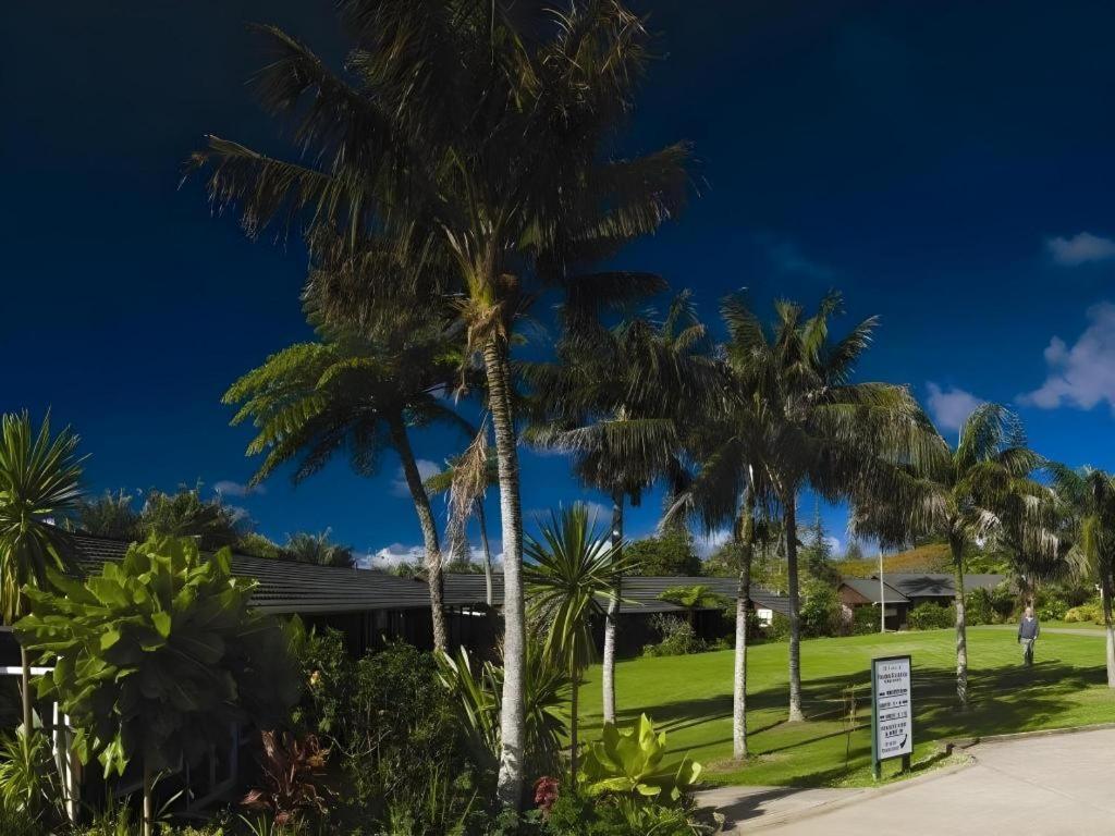 Fletcher Christian Holiday Hotel バーント・パイン エクステリア 写真